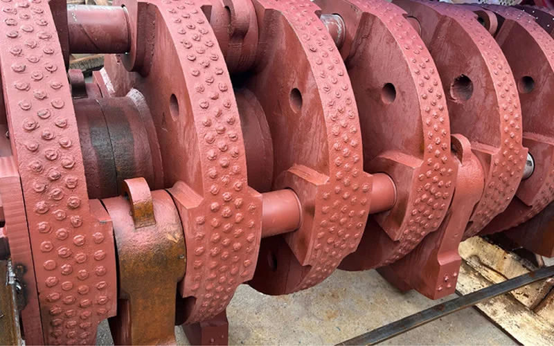 Hammer Crusher Rotor :High manganese ｉｎｓｅｒｔ alloy bars